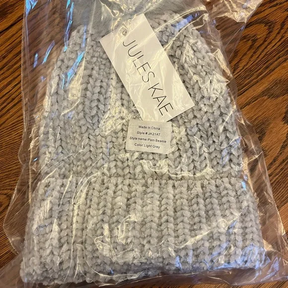 NWT Beanie - Picture 2 of 3
